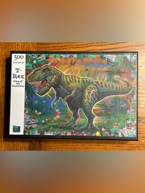 T-Rex King of the Dinosaurs 500-Piece Puzzle - Colorful Green